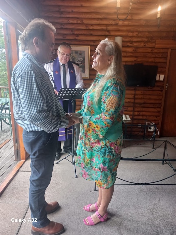 Wedding ceremony by Dr. Gerrit Rademeyer in Montagu