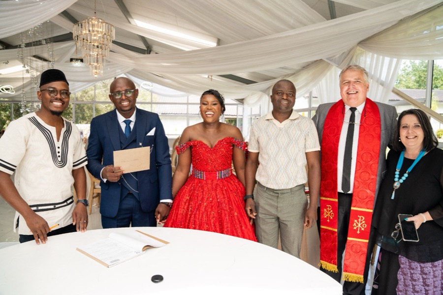 Wedding ceremony by Dr. Gerrit Rademeyer in Montagu