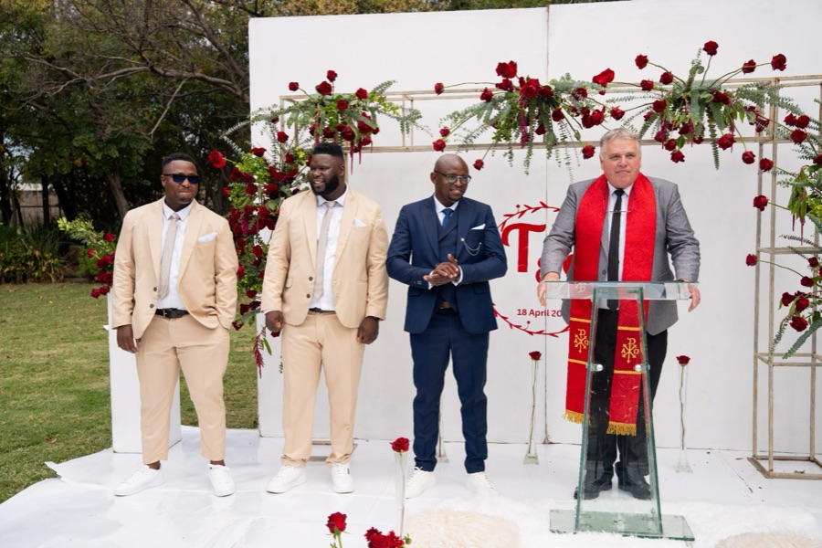 Wedding ceremony by Dr. Gerrit Rademeyer in Montagu